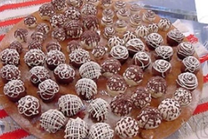 Bombom de paçoca é muito simples de fazer e dá água na boca; anote