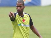 Dedé se reúne com DIS e empresa e Timão fazem nova proposta ao Vasco