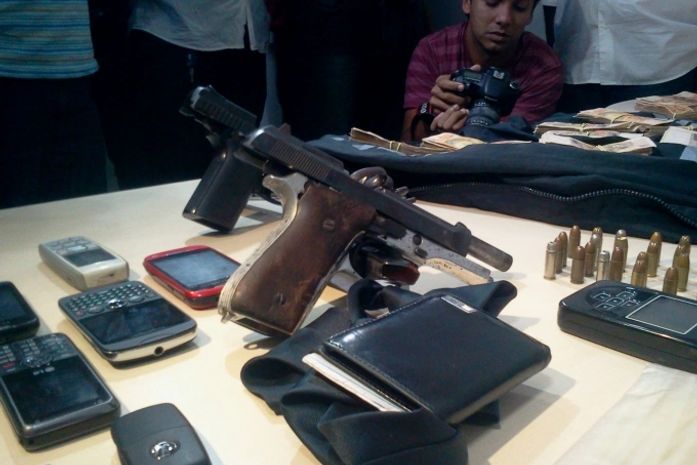 Armas e celulares foram apreendidos com a quadrilha