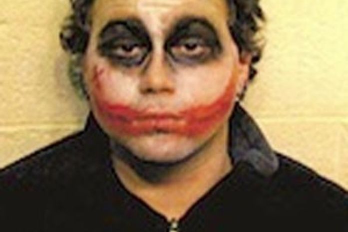 'Coringa' é preso por assustar clientes de restaurante nos EUA