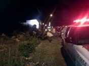 Criminosos capotam veículo após assalto na Santa Amélia