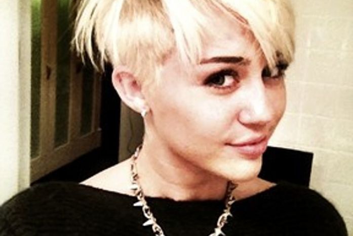 Mudança radical! 'Você nunca verá o meu cabelo longo de novo', diz Miley Cyrus