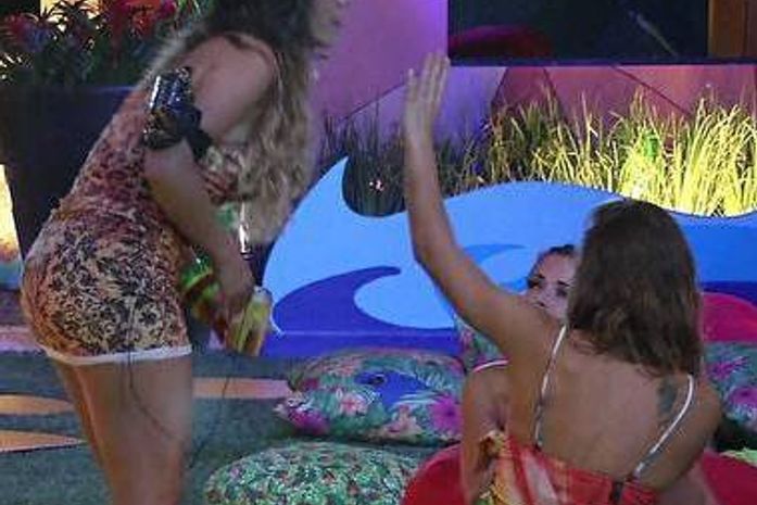Anamara e Natália se desentendem, e Fani tenta acalmar os ânimos