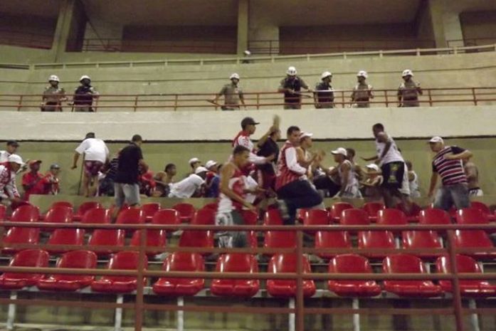 Confronto entre torcidas deixou vários feridos