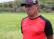 Celso Teixeira pega dois jogos de suspensão