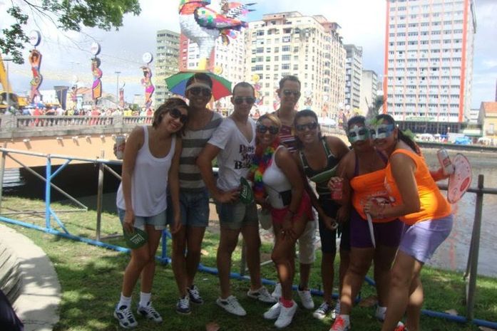 Sarah Mendes com sua turma em Recife