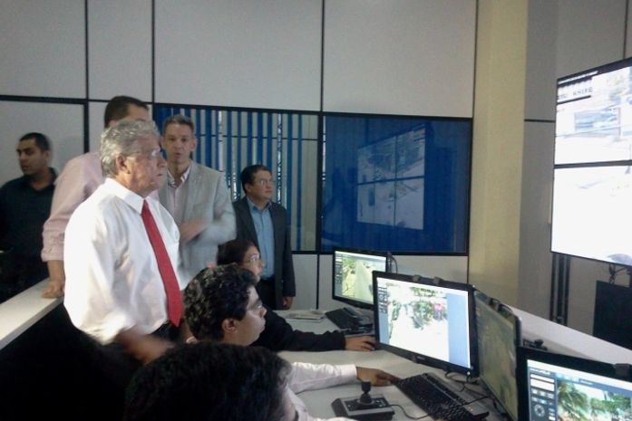 Governador acompanha trabalho de monitoramento das ruas