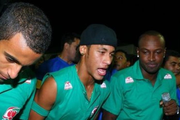 Neymar faz exigência e não desfilará no Carnaval