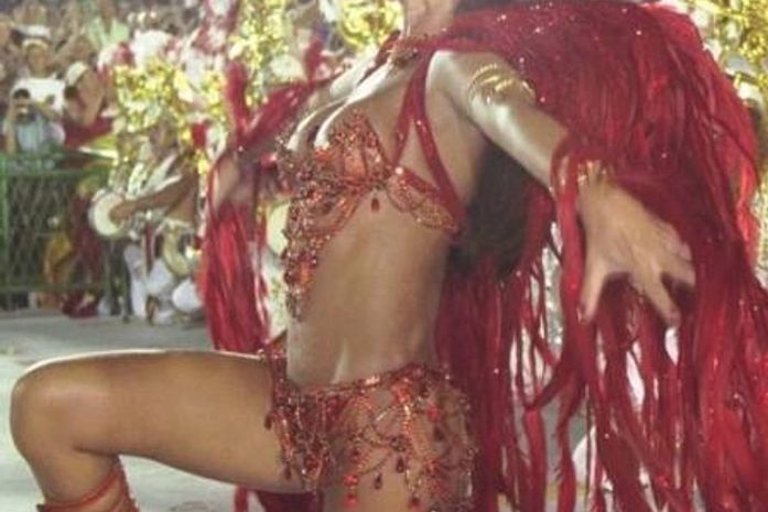 Longe do carnaval do Rio, Luma de Oliveira pede respeito a quem for desfilar