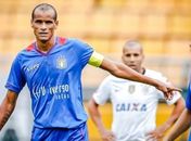 Corinthians leva gol de Rivaldo e tropeça no São Caetano em casa