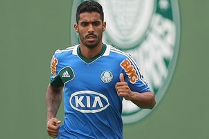 Após 'bomba', Palmeiras segue negociações para fechar pacotão gremista