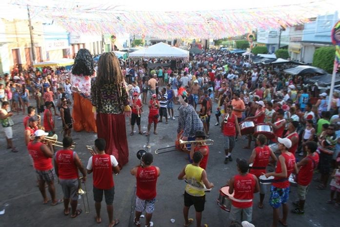 Blocos de rua e shows animam o Carnaval pelo interior de Alagoas