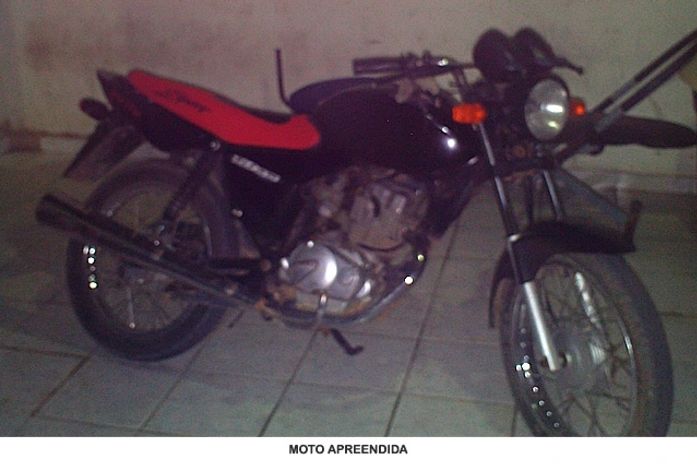 Acusado de receptação é preso com moto roubada
