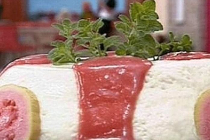 Que tal romeu e julieta em forma de mousse? Combinação deliciosa!