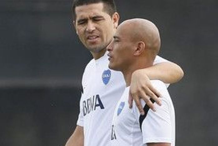 Novamente motivado, Riquelme revela convite de Abel para a Libertadores