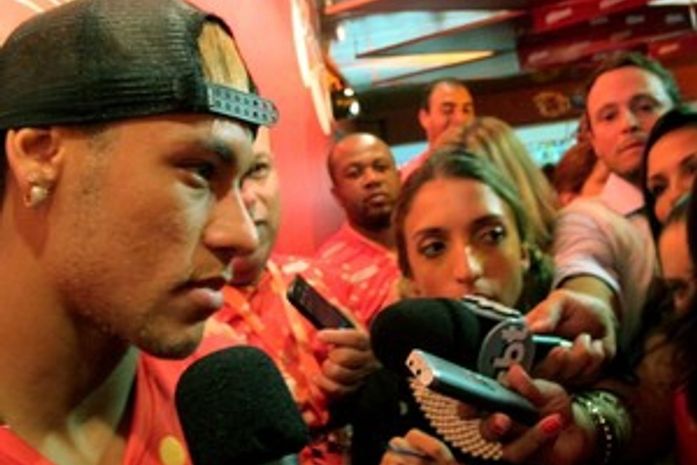 Neymar confirma namoro com atriz Bruna Marquezine: '100% oficial'