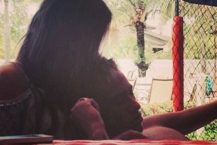 Bruna Marquezine posta foto com Neymar em clima de total romance
