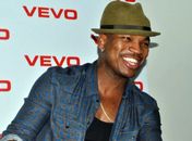 ‘Isso aqui é muito maluco’, diz Ne-Yo sobre carnaval em Salvador