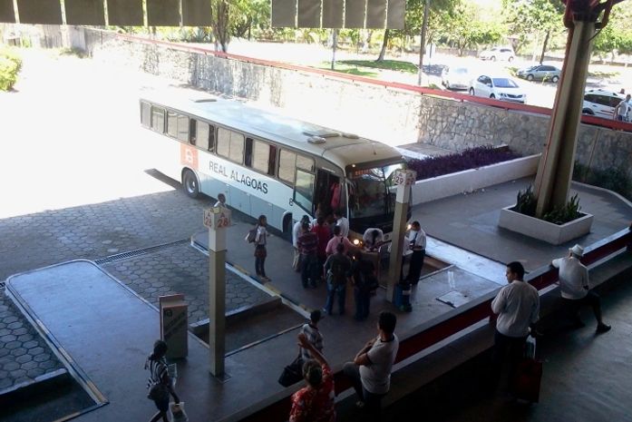 Criminosos armados invadem e roubam lotérica localizada na rodoviária de Maceió