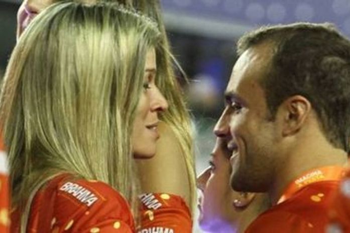 Roger Flores diz no camarote que traiu Deborah Secco