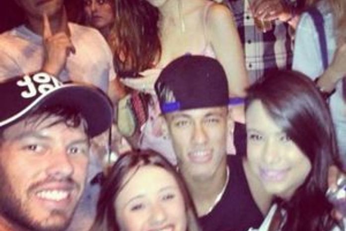 Suposto affair diz que Neymar já traiu Bruna Marquezine neste ano