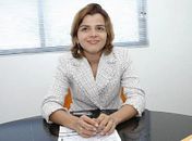 Carro de Juliana Almeida foi levado em assalto