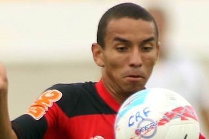 Rafinha vê salário aumentar 566% em 1 mês e ganha funk