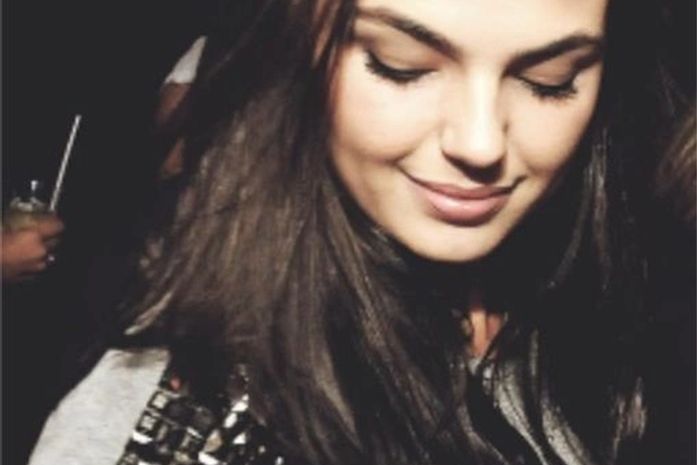 Prestes a completar 26 anos, Isis filosofa: 'Será que vivi intensamente...'