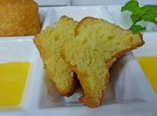 Bolo encharcado de Laranja é feito com farinha de amêndoas