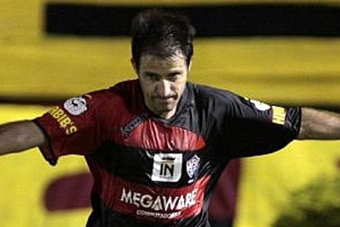 Aos 40 anos, Ramon é apresentado como reforço do Cabofriense