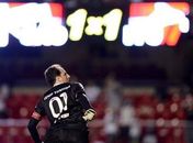 Ceni falha, mas Ganso salva e São Paulo bate Ituano no Morumbi