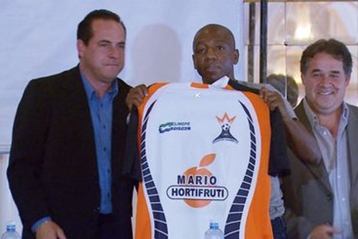 Amaral se diz enganado por empresário e deixa Vulcão sem jogar