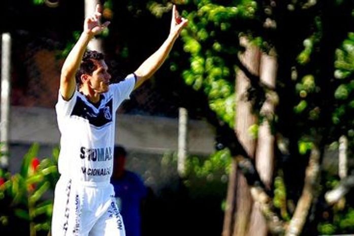 Ceará atropela o Vitória no Barradão e avança na Copa do Nordeste