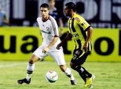 Deco estreia em 2013 com assistências e comanda vitória do Flu sobre Volta Redonda