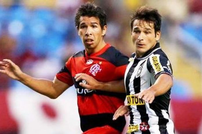 Com gol de Hernane, Flamengo vence clássico com o Botafogo