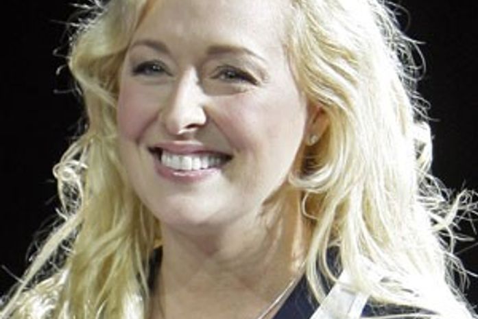Cantora country Mindy McCready é encontrada morta em casa nos EUA