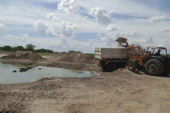 Prefeitura de Inhapi promove limpeza de barragens