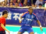 Ex-clube de Drogba é multado e perde título por manipular resultados