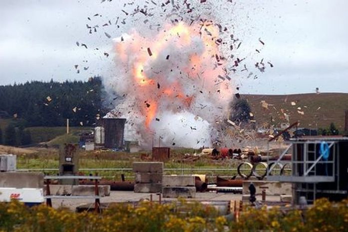 Irmãos ganham na loteria e explodem casa fumando maconha