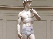 No Japão, moradores pedem que estátua use cueca