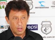 Lorival Santos chega ao Treze e pede reforços para o resto da temporada