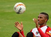 Zagueiro do São Paulo vai passar por cirurgia e ficará fora por até 6 semanas