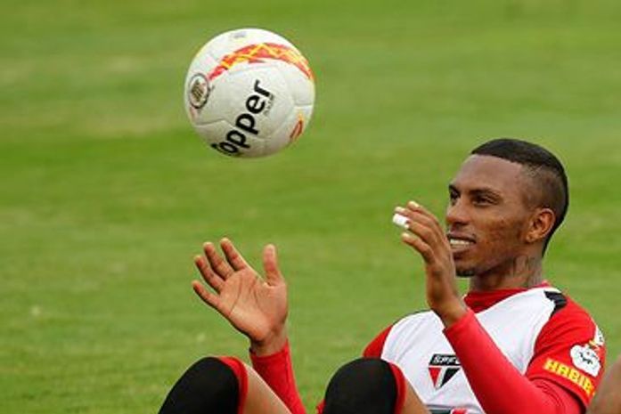 Zagueiro do São Paulo vai passar por cirurgia e ficará fora por até 6 semanas