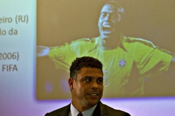 Ronaldo terá vida estagiário em Londres e ganhará licões de "guru"