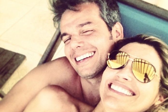 Otaviano Costa posta foto romântica com Flávia Alessandra