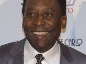 Pelé diz que Neymar é "jogador comum" na seleção e pensa mais no cabelo