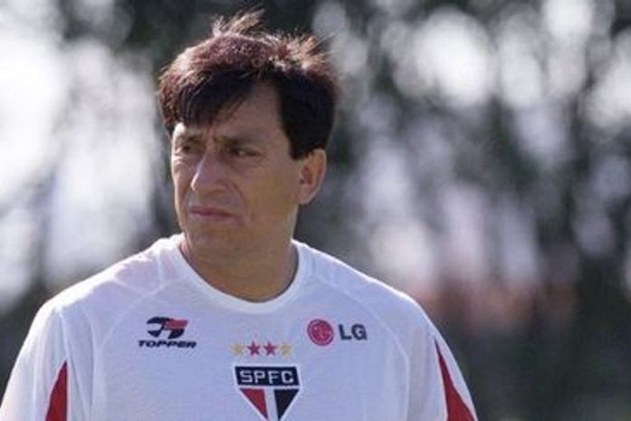 Ex-goleiro Rojas precisa de transplante de fígado
