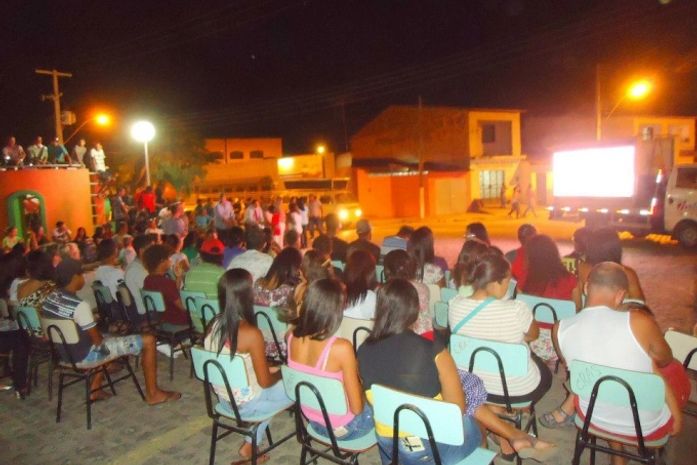 Cinema na Praça foi um sucesso em Flexeiras