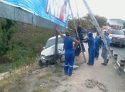 Veículo ficou com a frente destruída