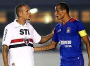 Comandado por L. Fabiano, São Paulo bate São Caetano e é vice-líder